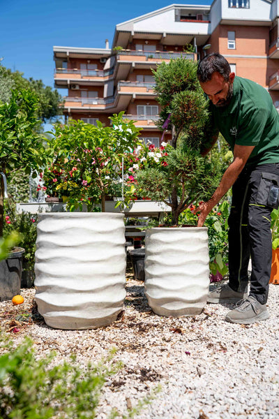 Vaso Smaltato in Terracotta Bianco con decorazione a onde